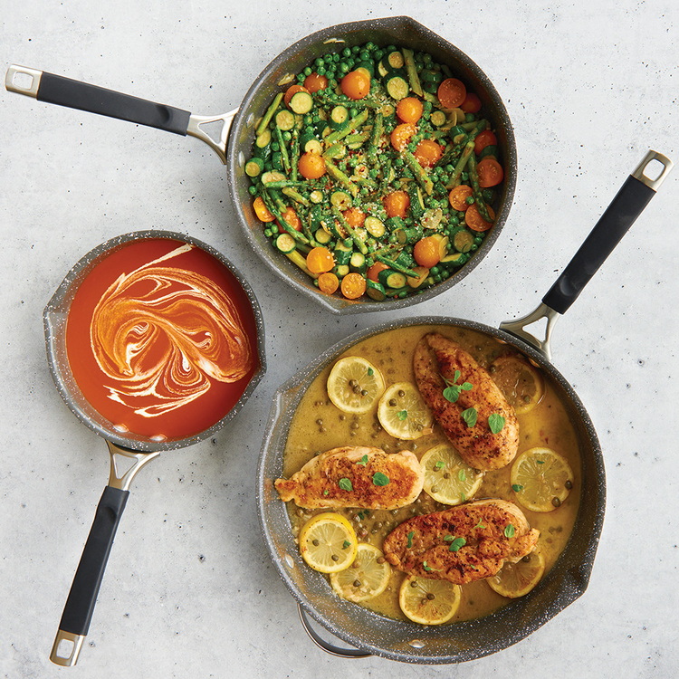 14151_14251_14351_Verde_Beauty_of_skillets_with_food_Overhead_1K__60563.1685549340.1280.1280.jpg