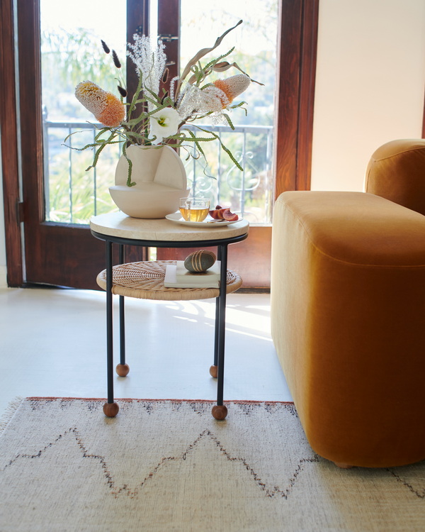 W-DWR_SP22_LA_EDITORIAL_SPANISH_LIVINGROOM_016.jpg